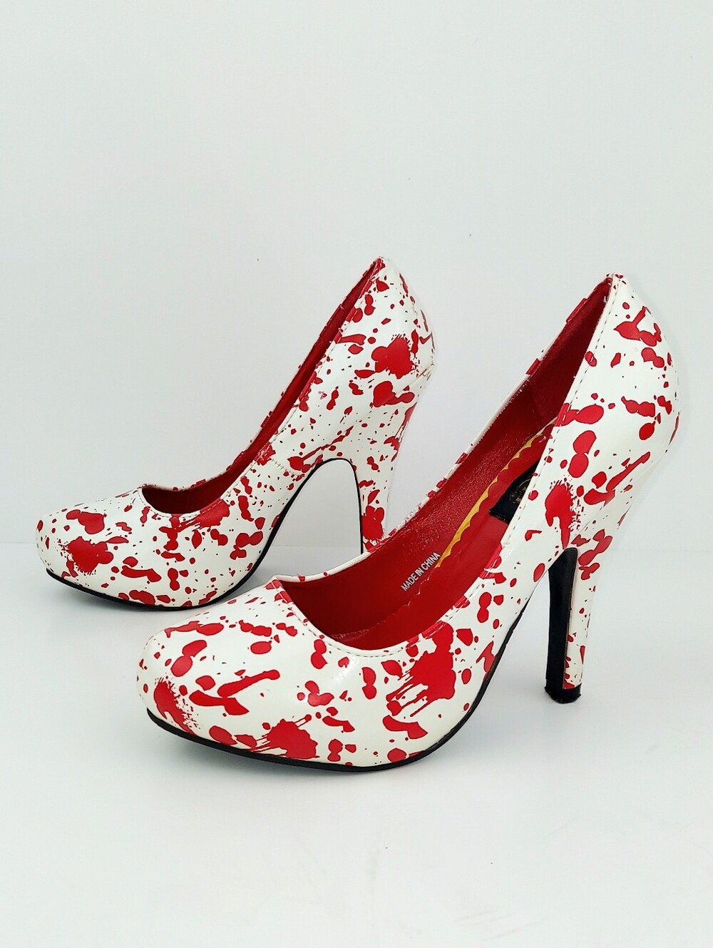 Spirit Halloween Red Splattered White Pumps Heels 7 - Picture 13 of 15